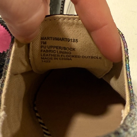 Betsey Johnson Black Iridescent Shoes with Pink Heart - Picture 11 of 13